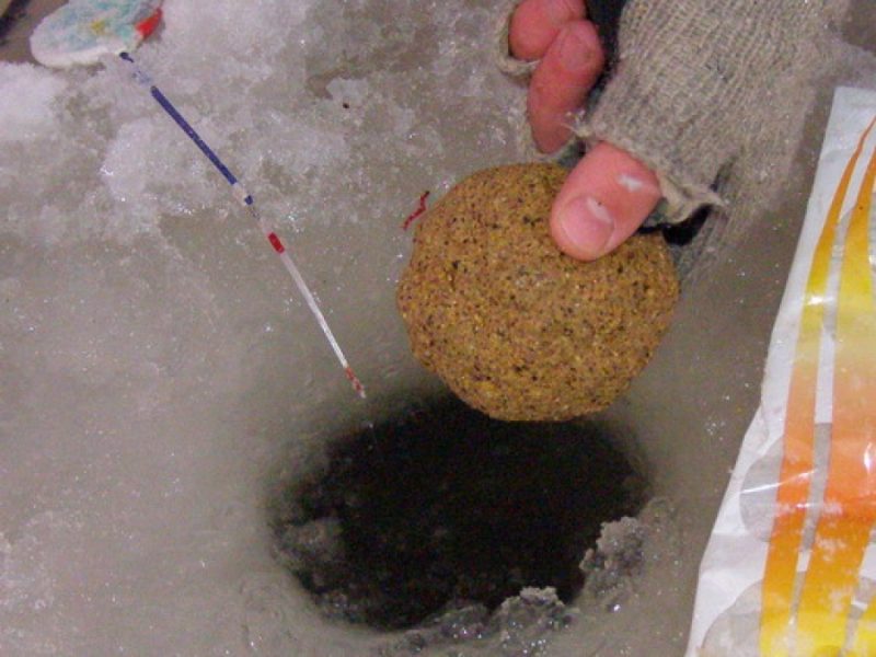 Тесто для рыбалки на плотву: как сделать своими руками, рецепты для зимней и летней ловли