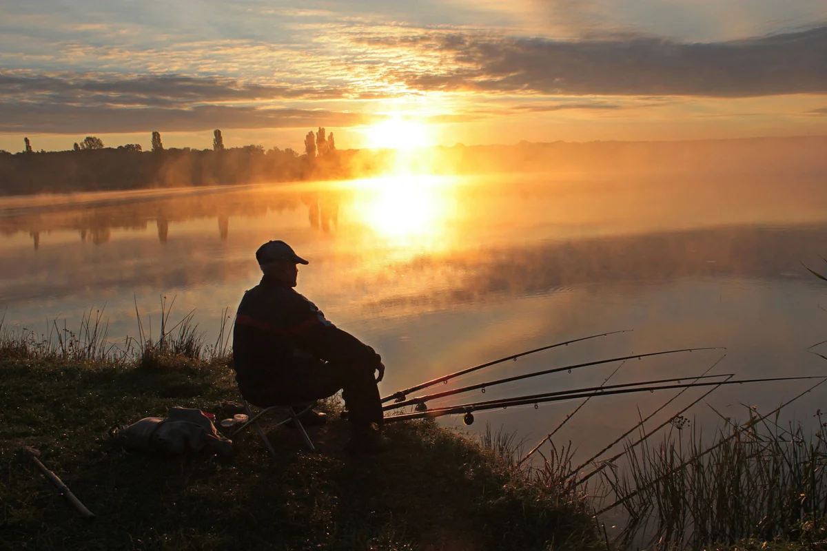Ловля на озере осенью в сентябре, октябре, поздней осенью в ноябре, видео 2021 рыбалки на озерную щуку, окуня, леща
