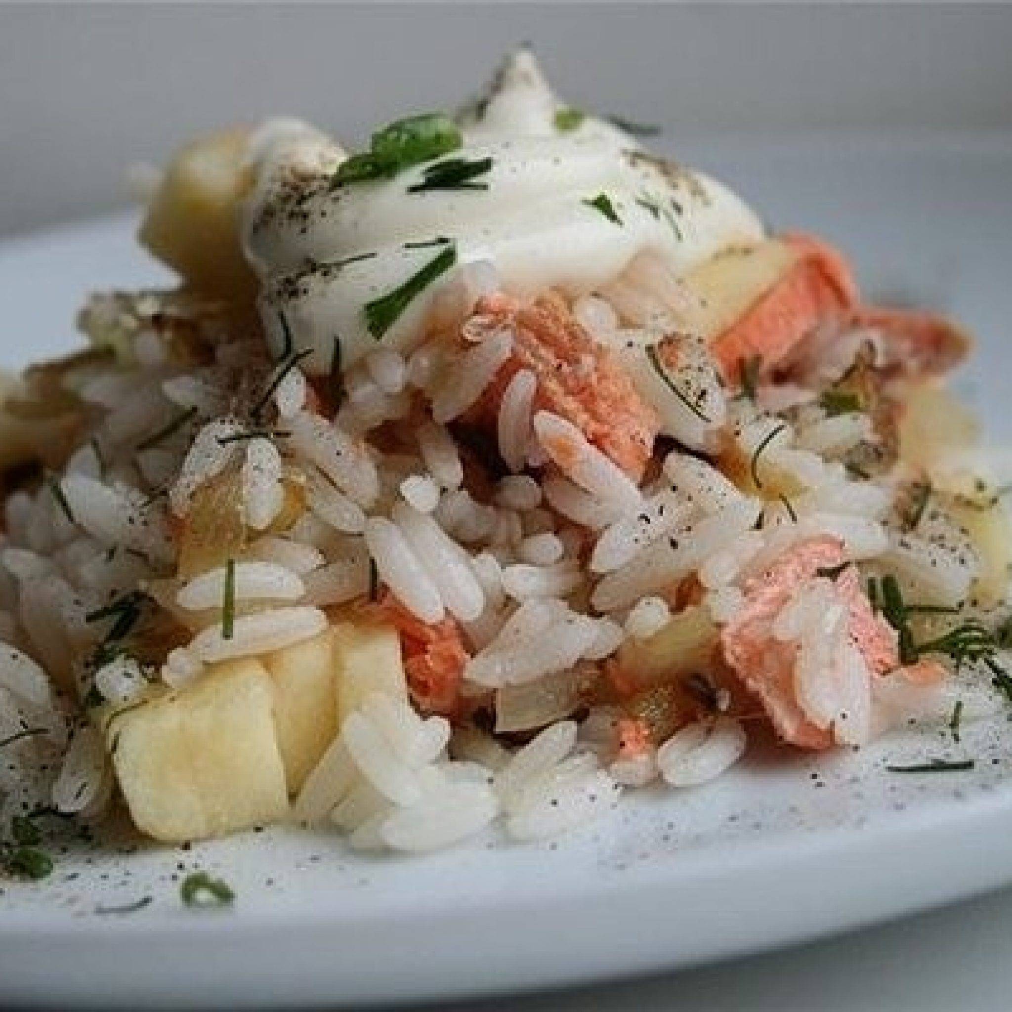 Салат из вареной рыбы - самый лучший вариант для легкого ужина: рецепт с фото и видео