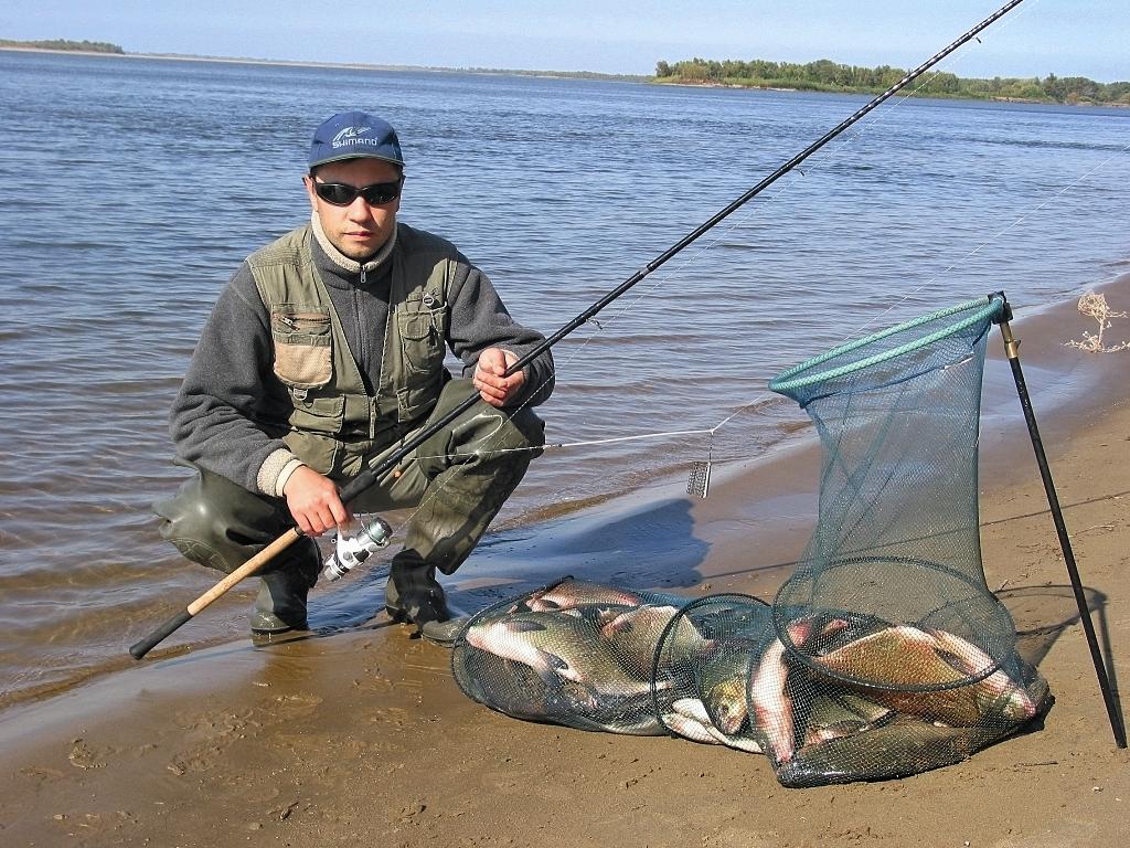 Ловля леща на поплавок с берега