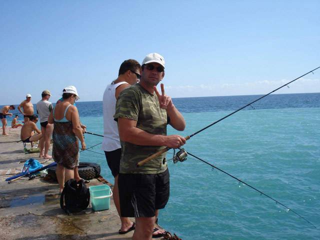 Рыбалка поздней осенью на черном море