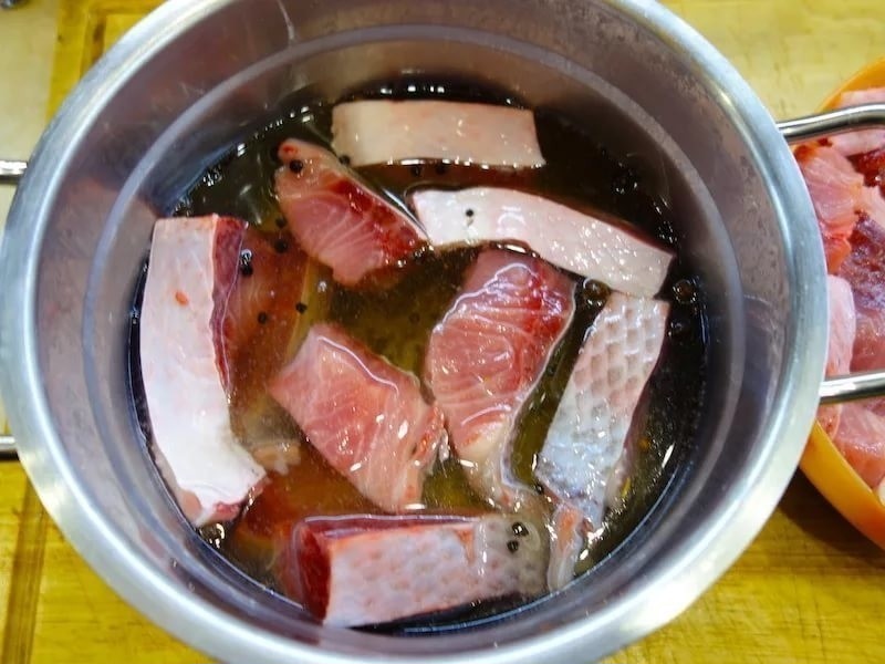 Рыба «хе» по-корейски: приготовление из минтая, скумбрии, линя, толстолобика, сельди, карпа и сома — классические и быстрые рецепты