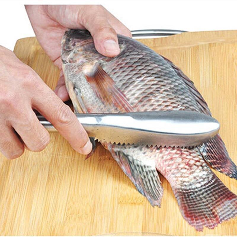 Как чистить рыбу, чтобы не летела чешуя: быстро в домашних условиях чистим судака, горбушу, карася и другие виды