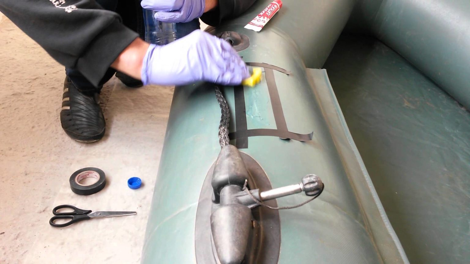 Восстановление герметичности резиновой лодки