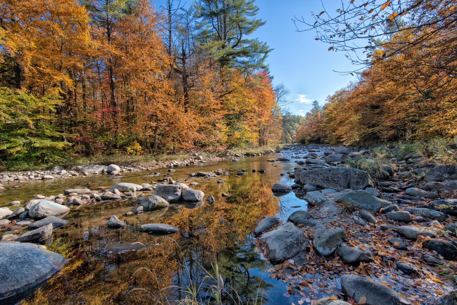 Вылазка глубокой осенью на горную речку