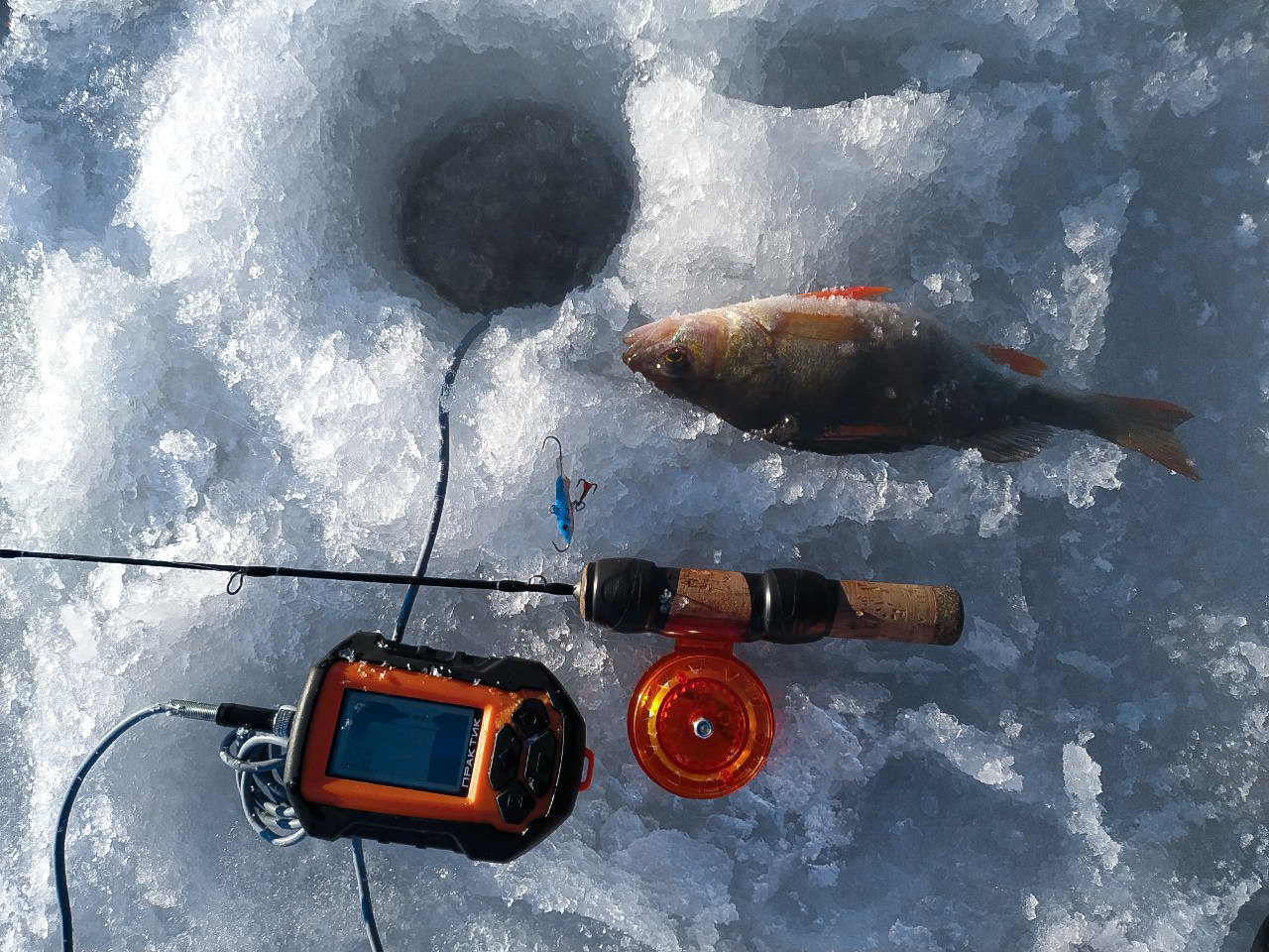 Топ 7 снастей для ловли леща зимой на течении